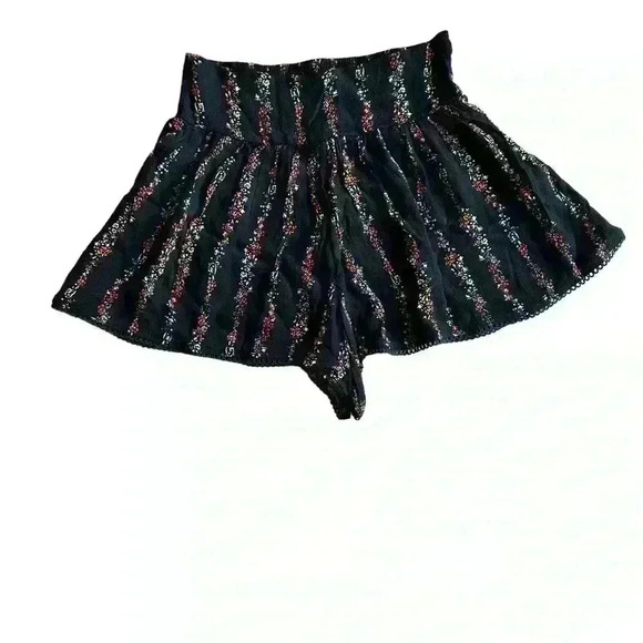 Free People Floral Zigzag Wave Shorts‎ EUC Size Small - Picture 1 of 3